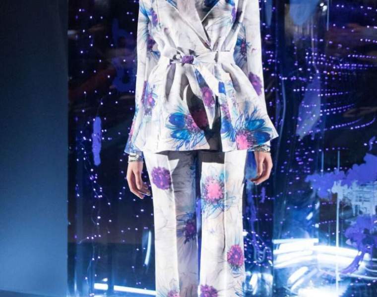 Yuna Yang F/W 17 collection inspired by women taking a stand in troubled times.
