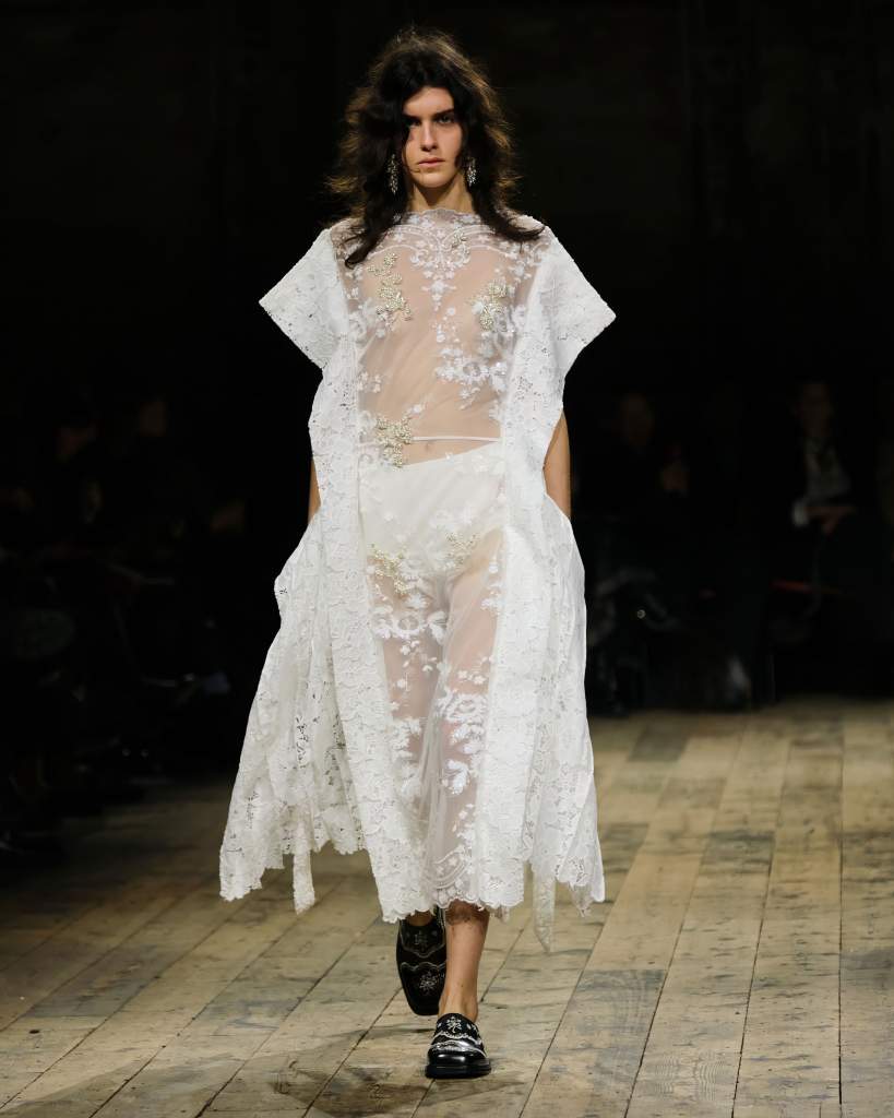 Womenswear Trend Report: SCULPTED IN WHITE 
