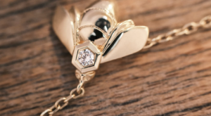 Chaumet unveils its first High Jewelry creation in traceable gold